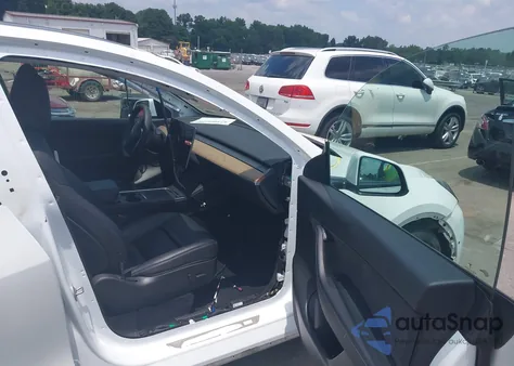 2022 Tesla Model Y Performance Dual Motor All-Wheel Drive z USA, uszkodzony, nr VIN 7SAYGDEF7NF372255